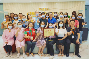 捐獻(xiàn)青春熱血，彩繪人生畫(huà)卷