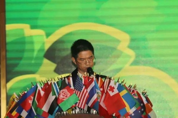 賴(lài)董做就職發(fā)言