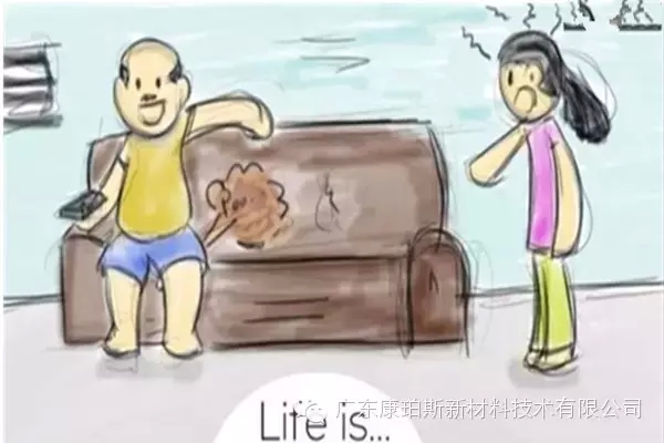 人生就是。。。 妻子已經(jīng)發(fā)火，你卻肆無(wú)忌憚地放屁“排毒氣”